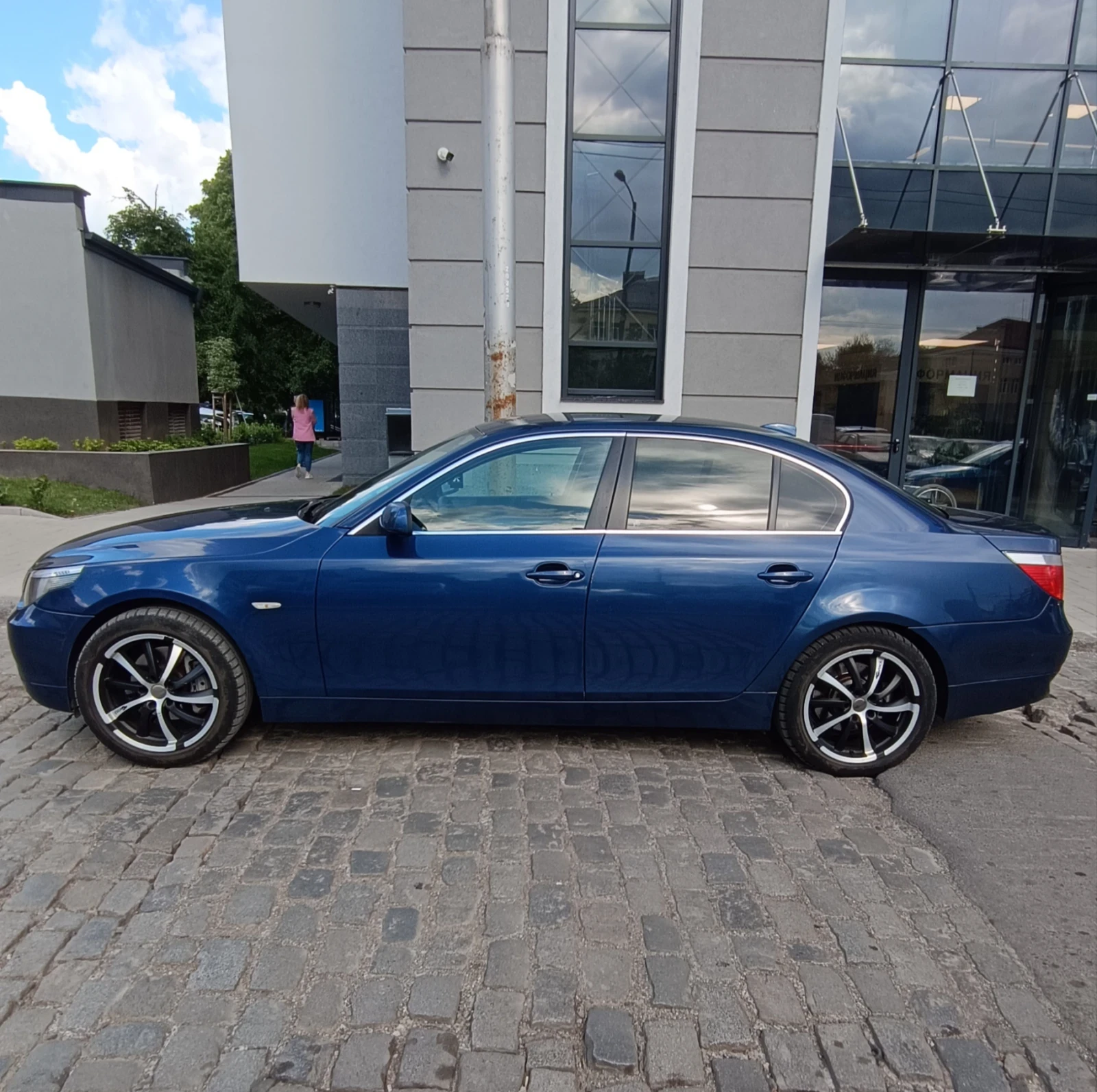 BMW 525 2.5i xDrive газ / бензин, снимка 7 - Автомобили и джипове - 54903041