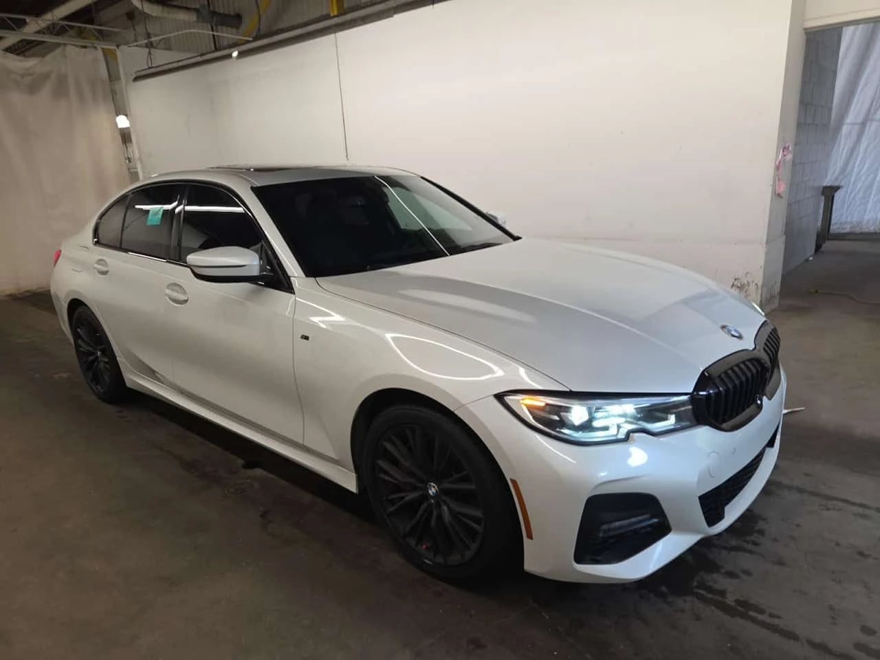 BMW 330  330I XDRIVE / M-PACK / ЦЕНА ДО БЪЛГАРИЯ / 2 КЛЮЧА, снимка 2 - Автомобили и джипове - 55301371