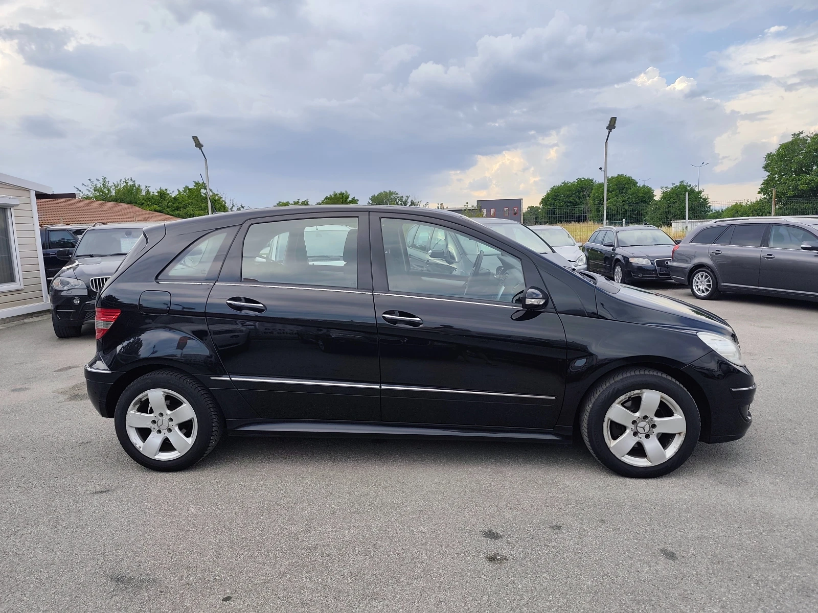 Mercedes-Benz B 200 CDI НАВИ ПАНОРАМА, снимка 2 - Автомобили и джипове - 55317886