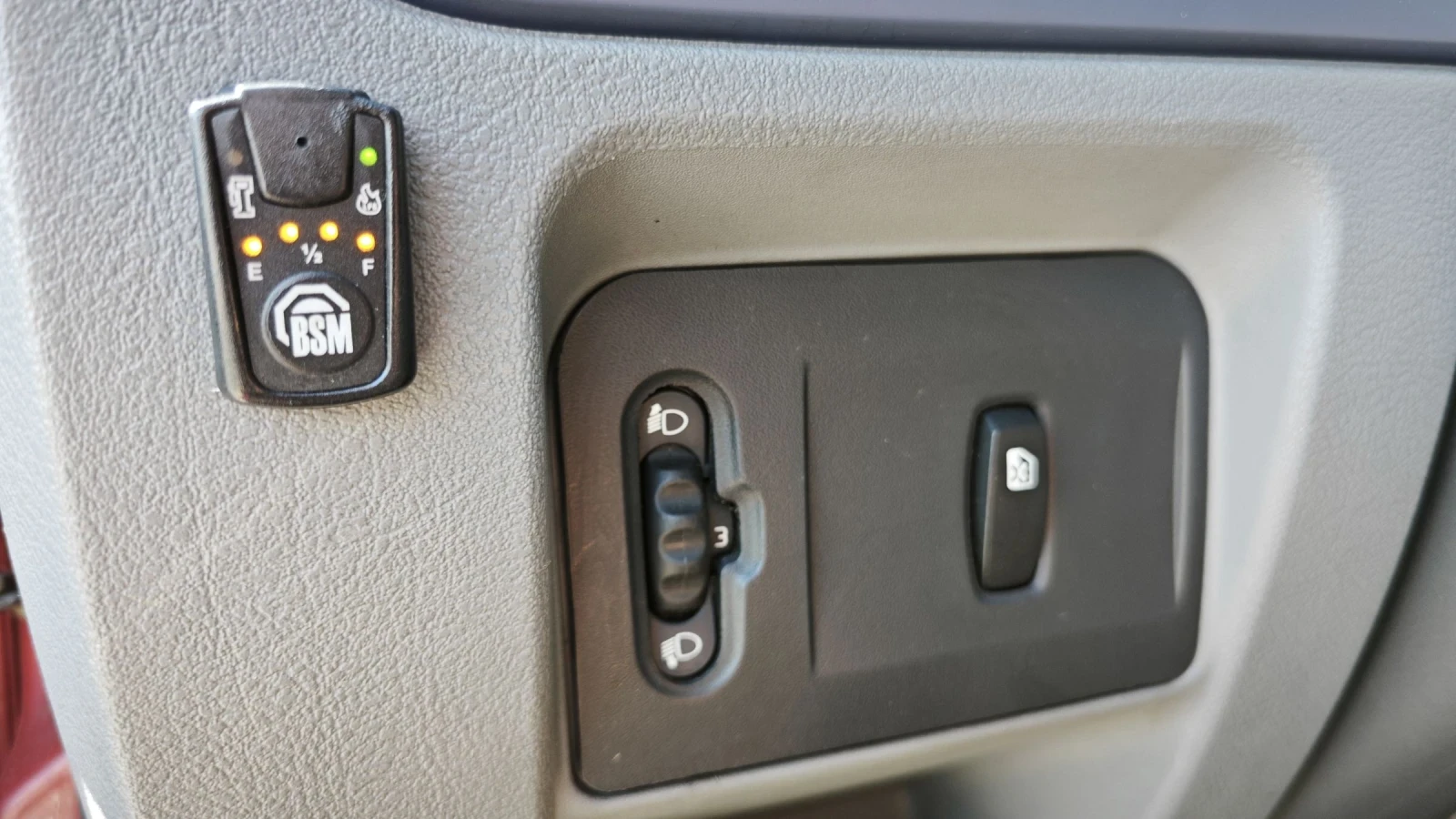 Renault Symbol 1.4 75 ГАЗ, снимка 12 - Автомобили и джипове - 55471190