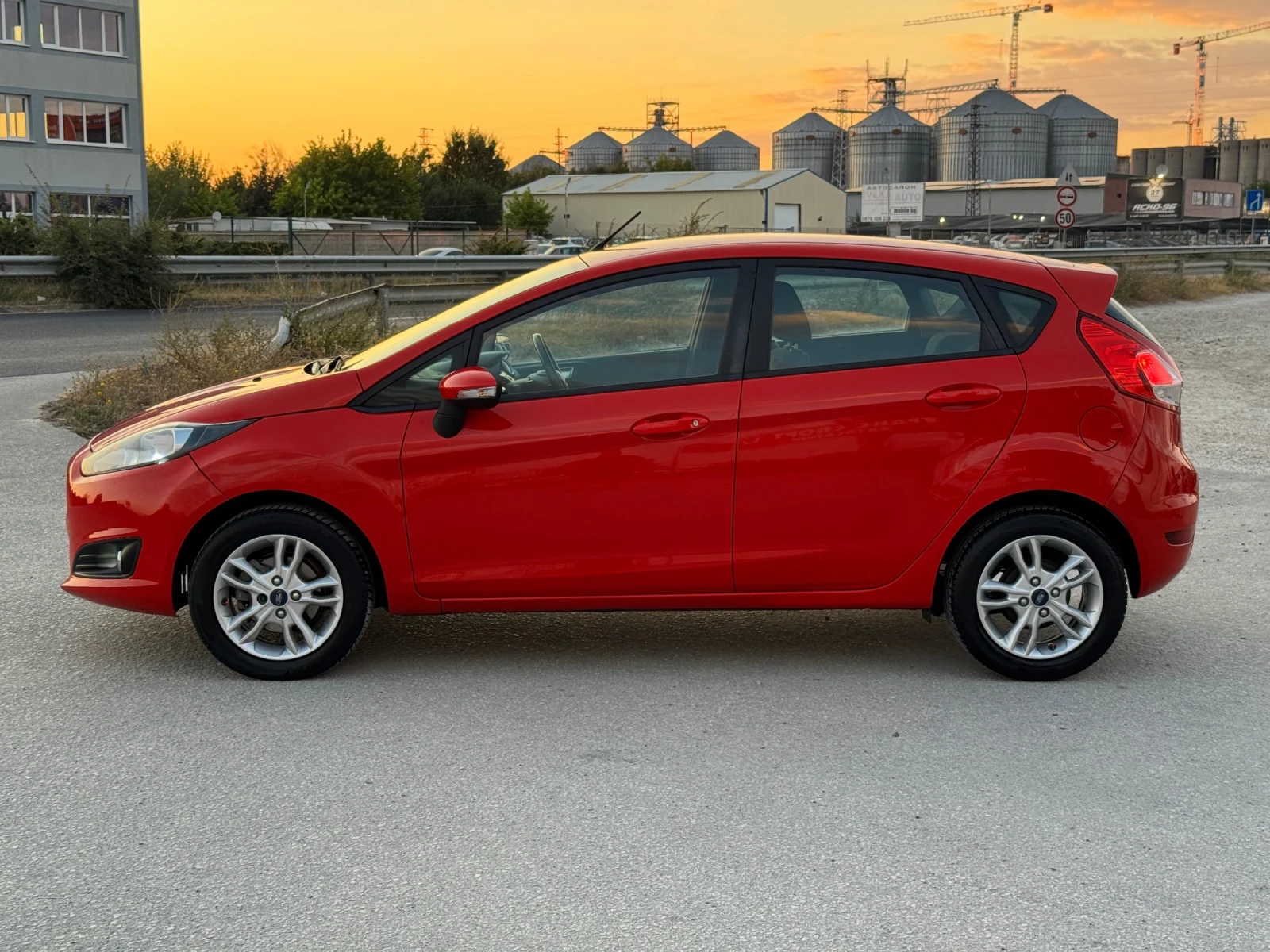 Ford Fiesta 1.4* 97hp* ФАБРИЧНА ГАЗ* BRC* TITANIUM* LED PACK* , снимка 2 - Автомобили и джипове - 55675166