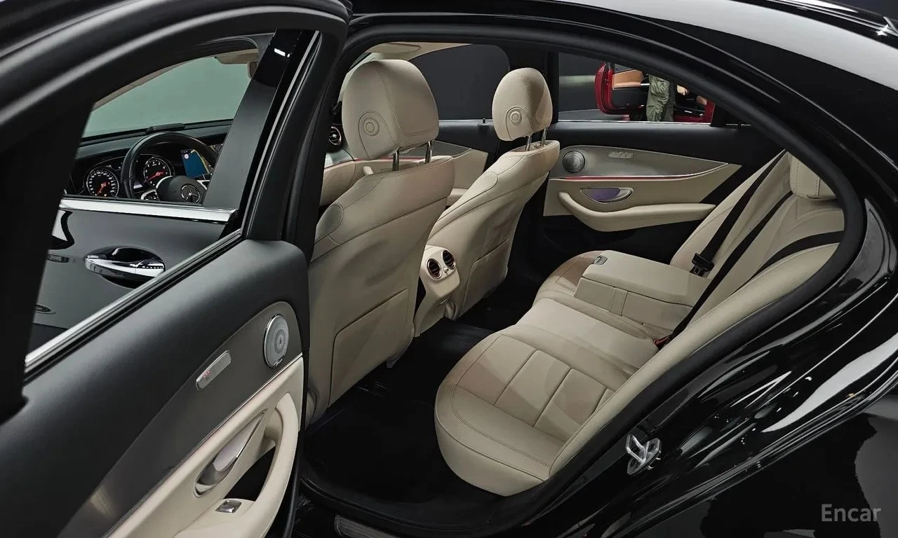 Mercedes-Benz E 300 * E300 Avantgarde * , снимка 12 - Автомобили и джипове - 56628181