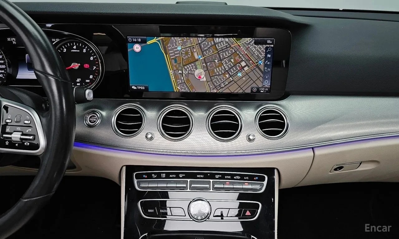 Mercedes-Benz E 300 * E300 Avantgarde * , снимка 14 - Автомобили и джипове - 56628181