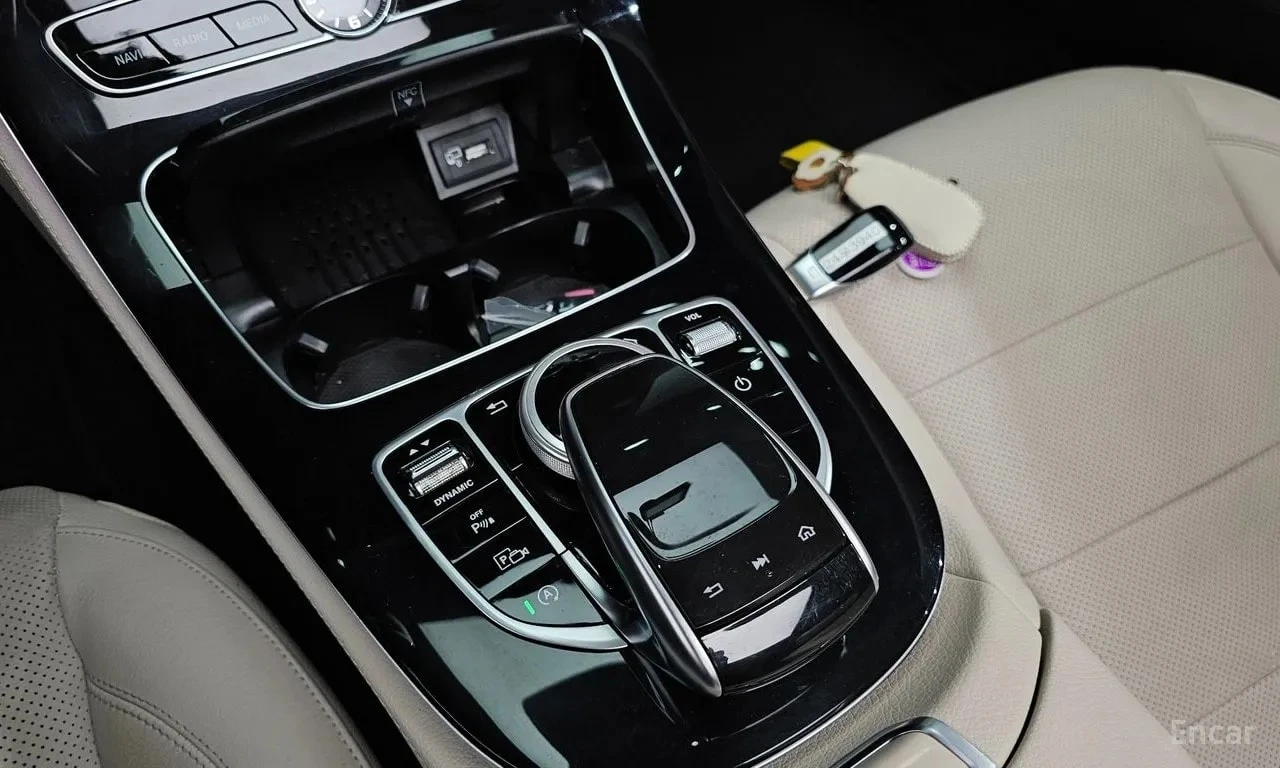 Mercedes-Benz E 300 * E300 Avantgarde * , снимка 17 - Автомобили и джипове - 56628181