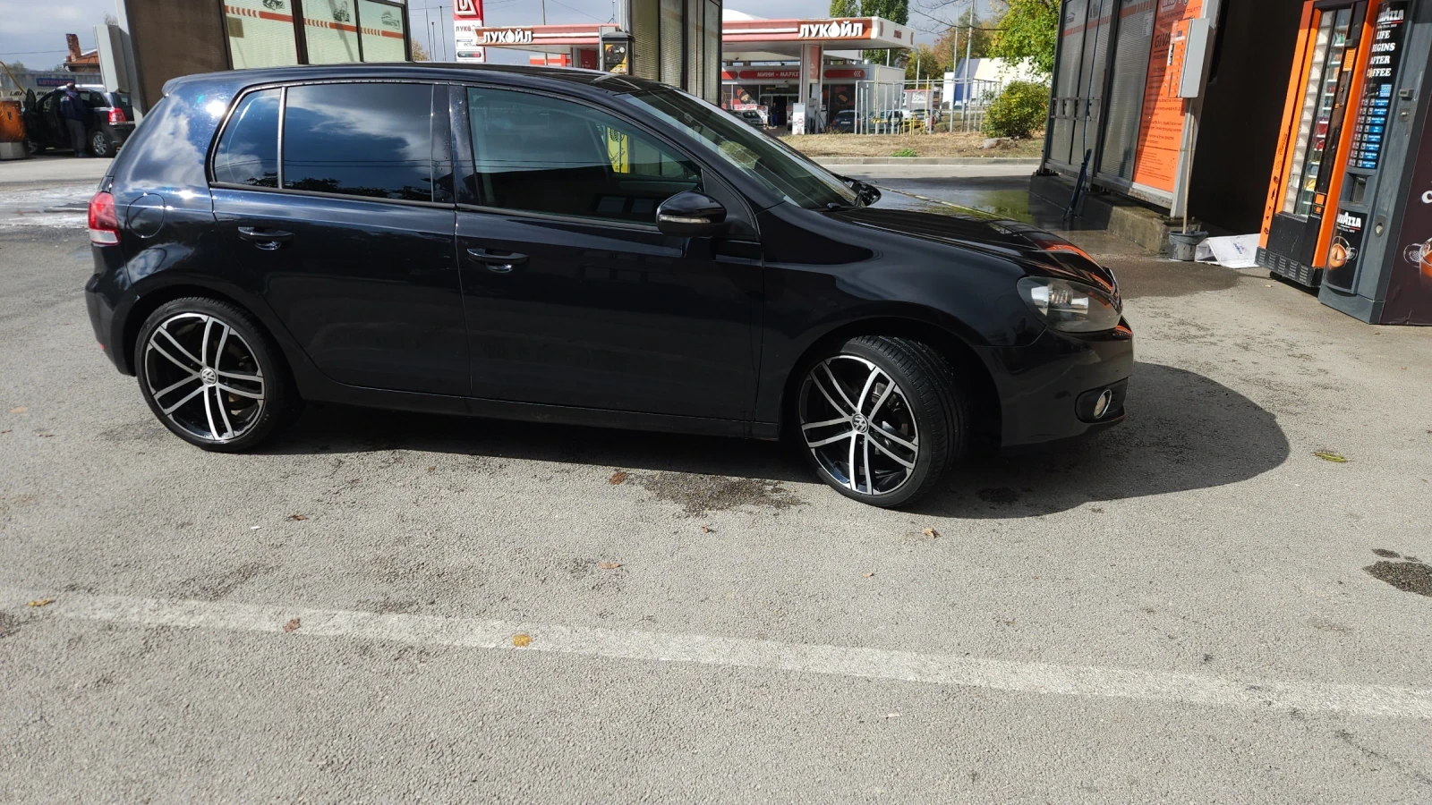 VW Golf 1.6 TDI, снимка 4 - Автомобили и джипове - 56745266