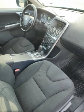 Volvo XC60 2.4 D AWD D3, снимка 10