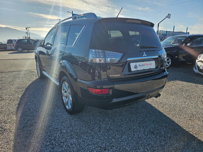 Mitsubishi Outlander 2.2 D  ABTOMAT 4x4, снимка 4 - Автомобили и джипове - 48403129