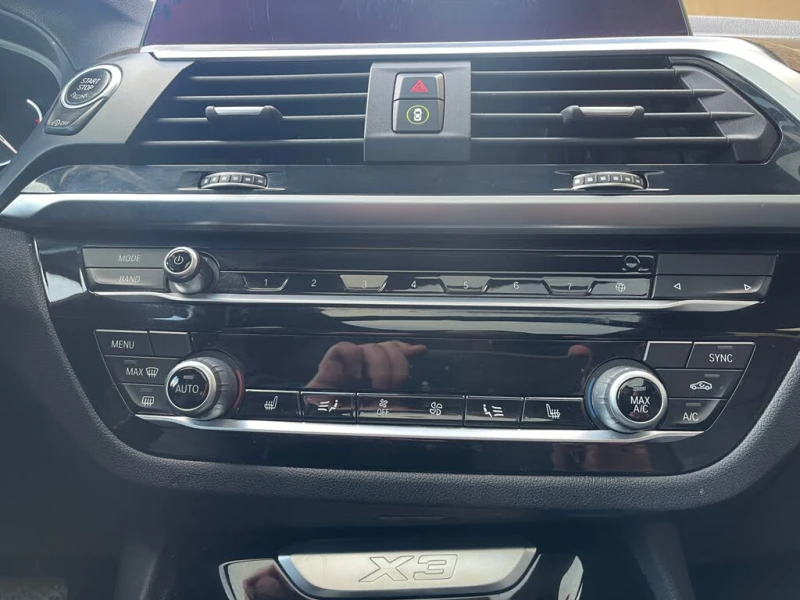 BMW X3 I * M-Package* * HeadUp* AвтоКредит* (ЦЕНА ДО БГ), снимка 10 - Автомобили и джипове - 53192206