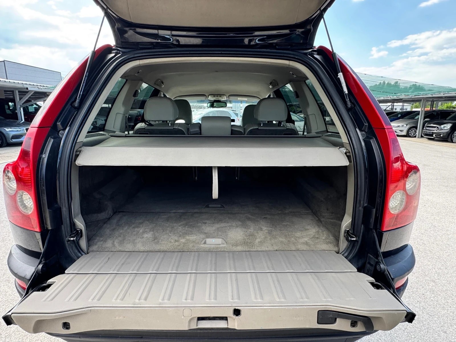 Volvo Xc90 2.4D5 4x4 ИТАЛИЯ - изображение 8