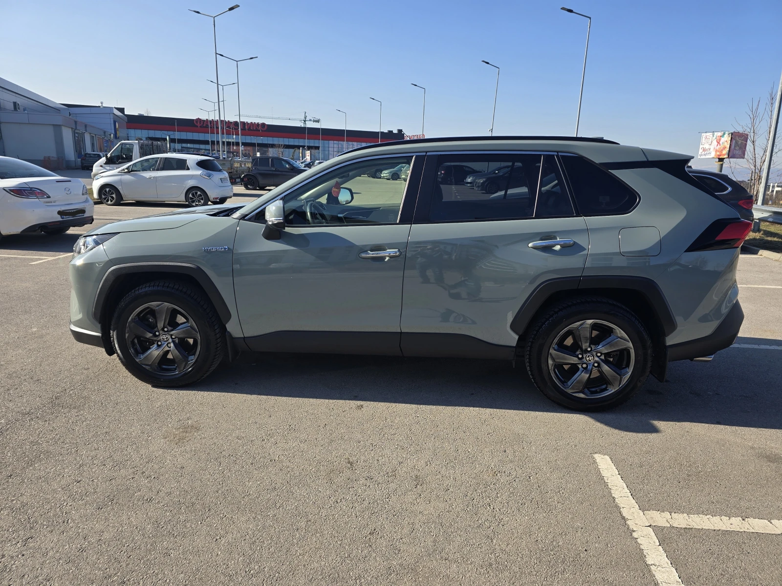 Toyota Rav4 LUXURY, снимка 3 - Автомобили и джипове - 54037818