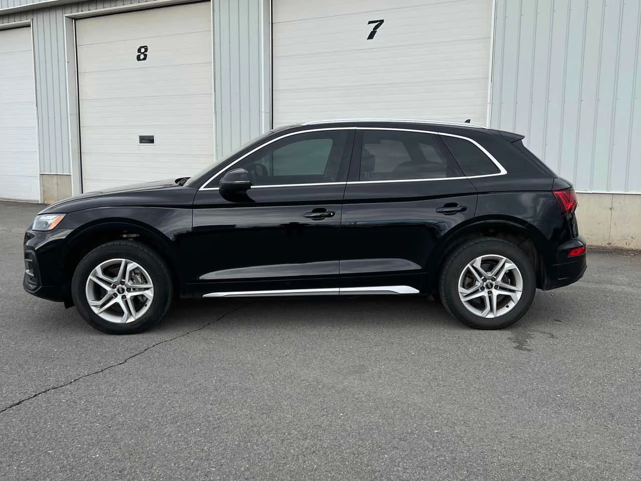 Audi Q5 * Komfort * DISTRONIC* PANORAMA* ПОДГРЕВИ* , снимка 2 - Автомобили и джипове - 54528069