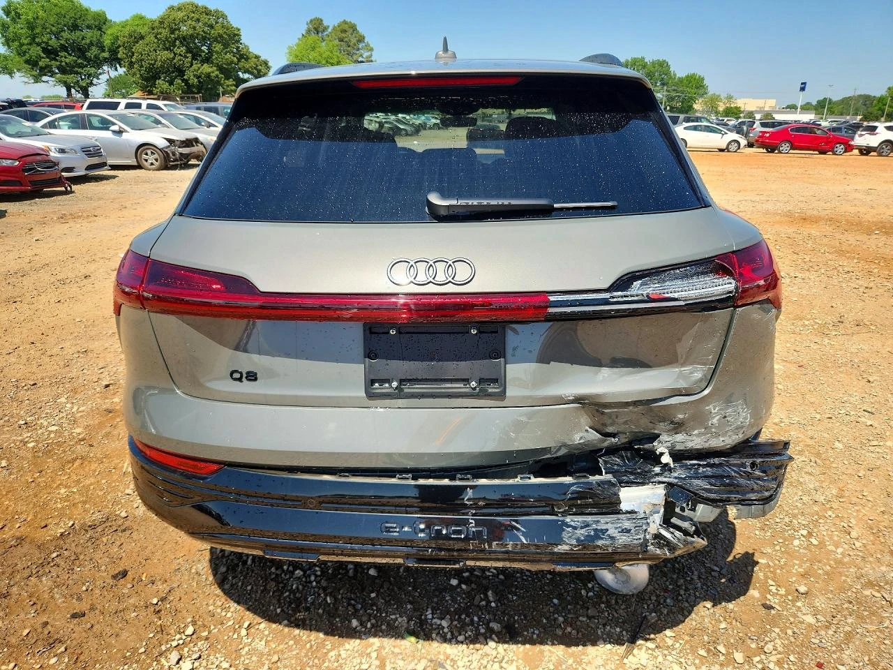 Audi Q8 E-Tron Premium Plus, снимка 6 - Автомобили и джипове - 54744873