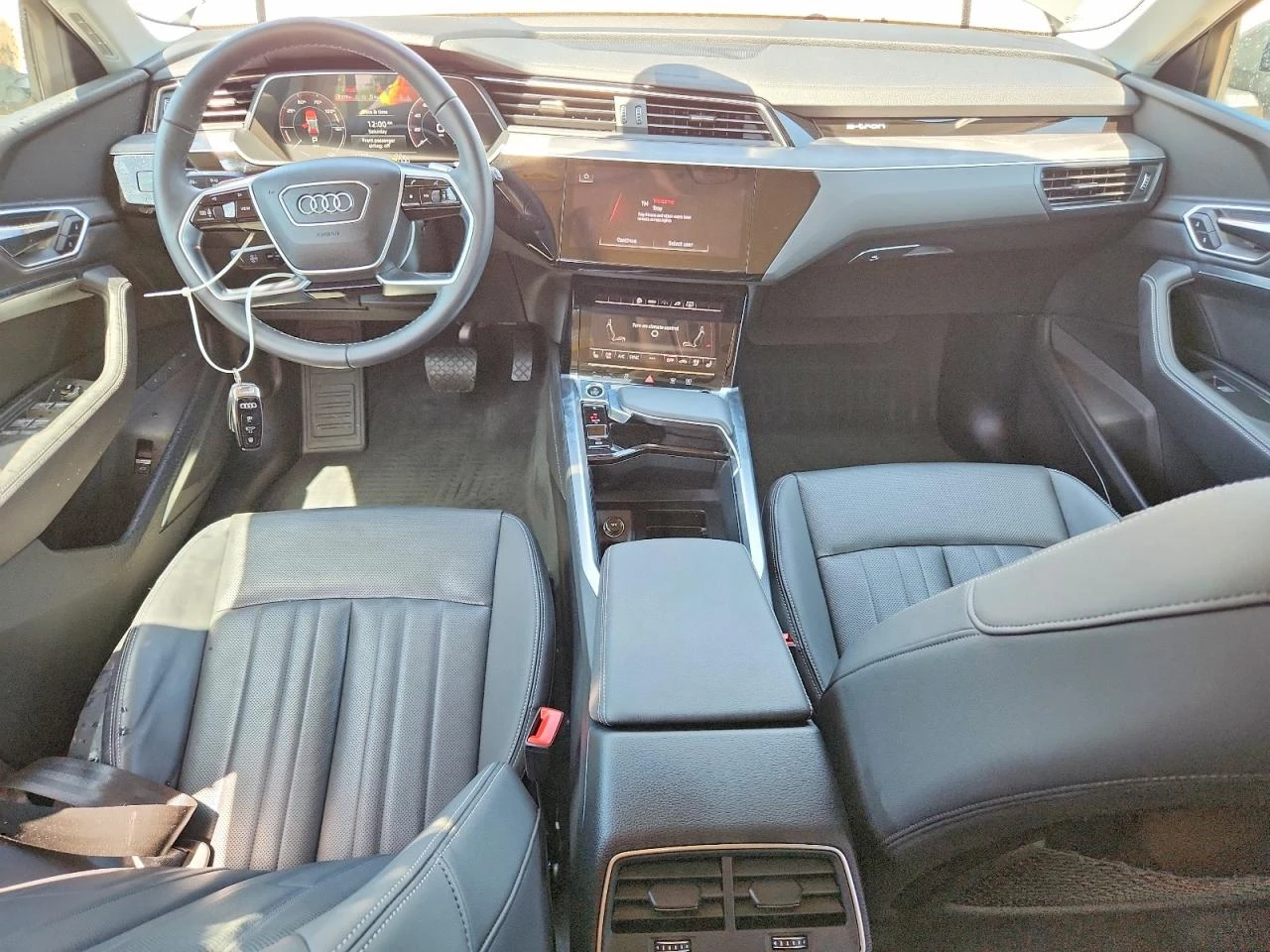 Audi Q8 E-Tron Premium Plus, снимка 8 - Автомобили и джипове - 54744873