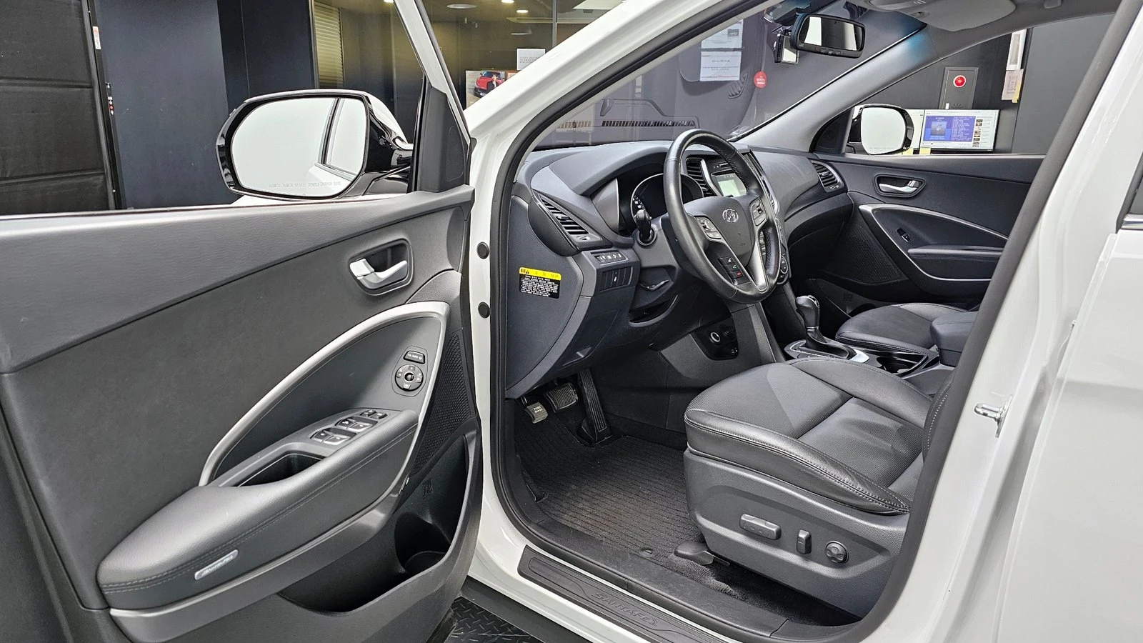 Hyundai Santa fe 2.0T* KEYLESS* ПОДГРЕВ ВОЛАН* КРАЙНА ЦЕНА, снимка 11 - Автомобили и джипове - 55318958
