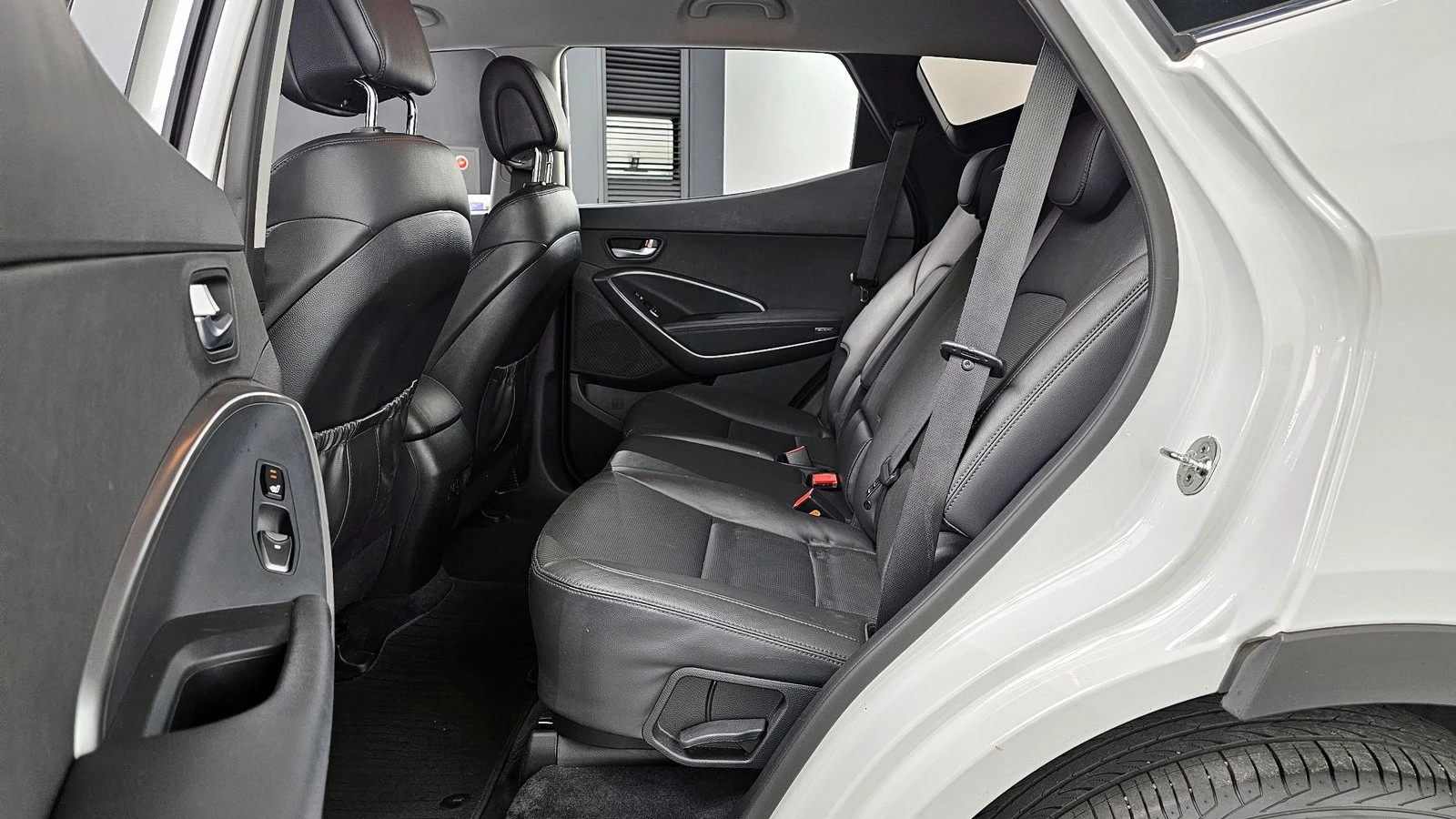 Hyundai Santa fe 2.0T* KEYLESS* ПОДГРЕВ ВОЛАН* КРАЙНА ЦЕНА, снимка 12 - Автомобили и джипове - 55318958