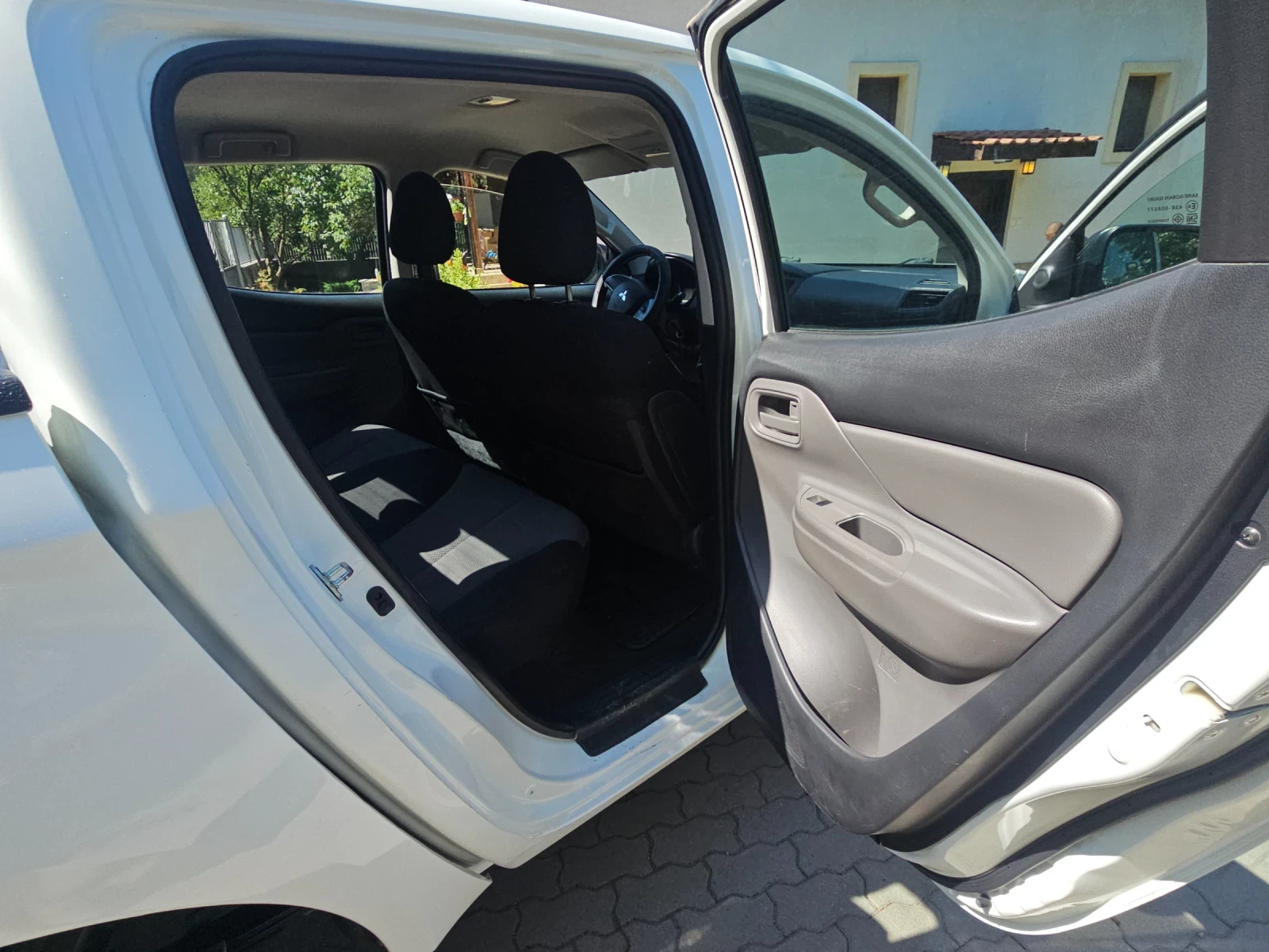 Mitsubishi L200 2.0 ТД 4х4 2018 Г., снимка 8 - Автомобили и джипове - 55502582