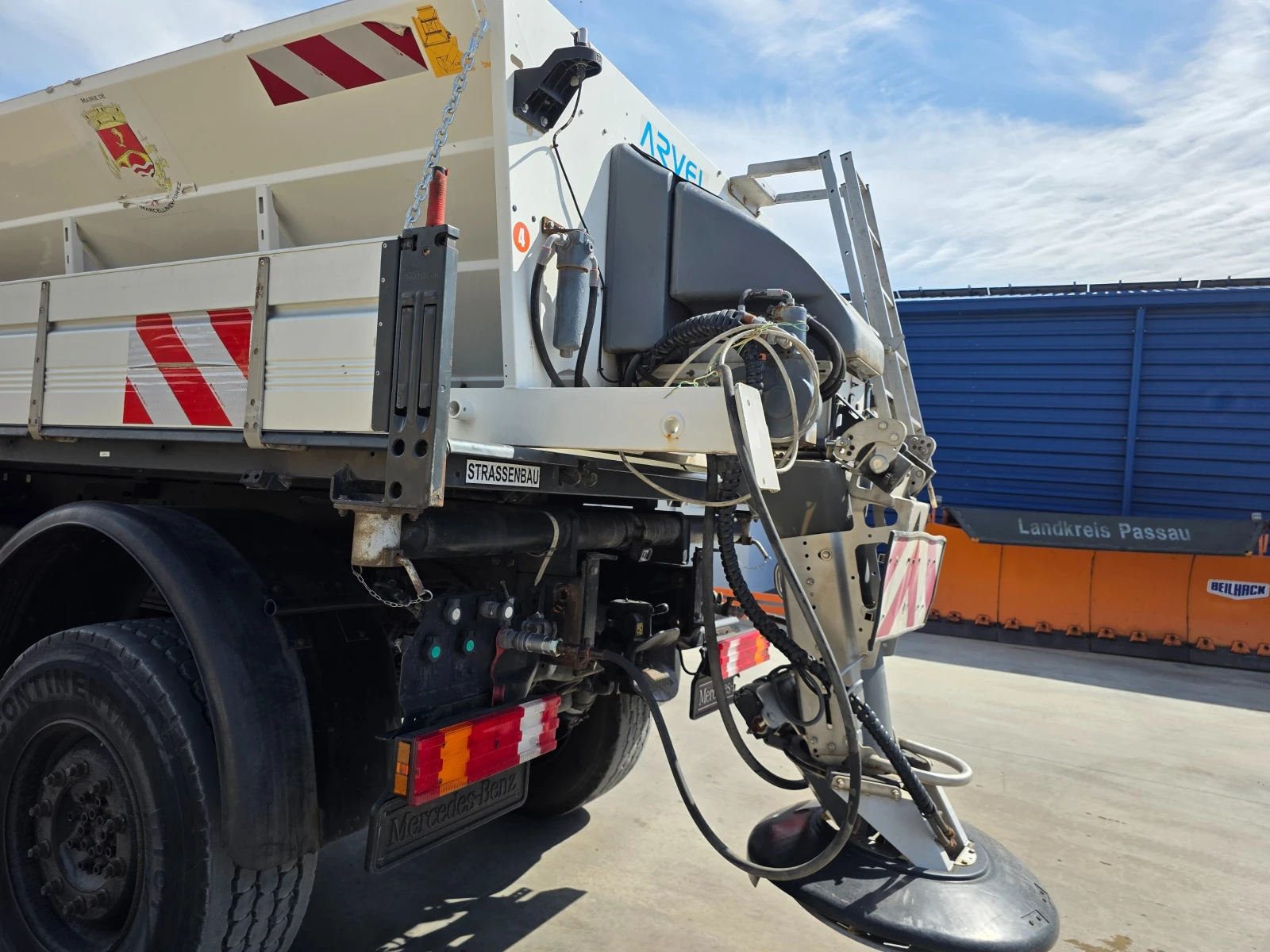 Mercedes-Benz UNIMOG U 500 L самосвал, снимка 6 - Камиони - 56223277