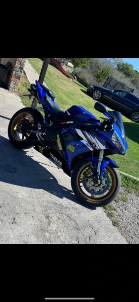  Yamaha YZF-R1