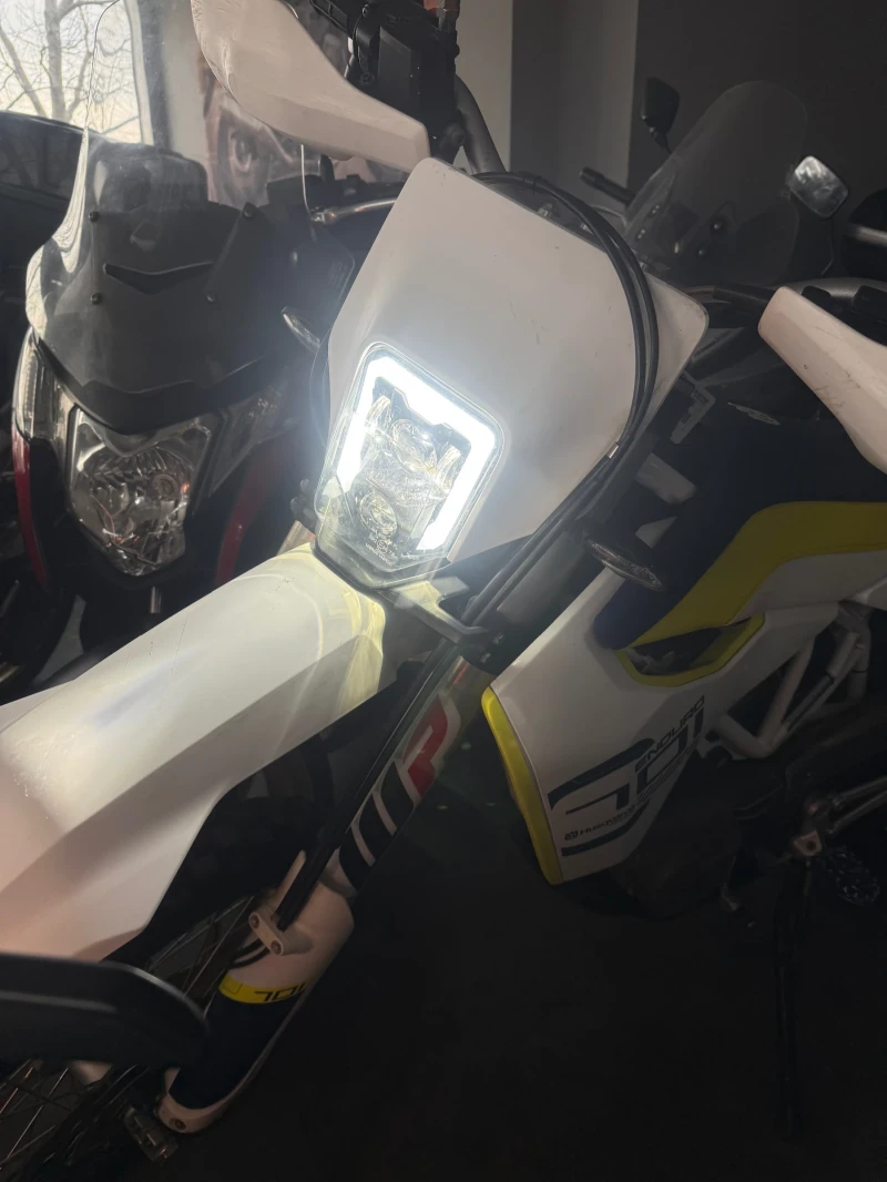 Husqvarna Svartpilen 701 ENDURO 701 2018, снимка 13 - Мотоциклети и мототехника - 53417271