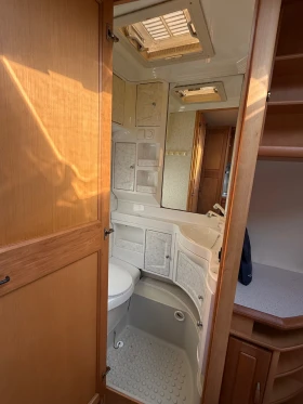 Каравана Hobby Exclusive 560 UFF Queen bed+ Форсет | Auto.bg — изображение 10