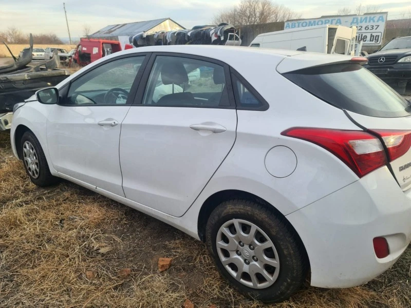 Hyundai I30 1.6 crdi, снимка 2 - Автомобили и джипове - 44193832