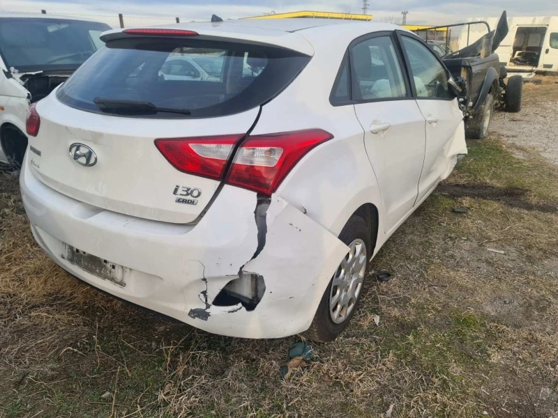 Hyundai I30 1.6 crdi, снимка 3 - Автомобили и джипове - 44193832