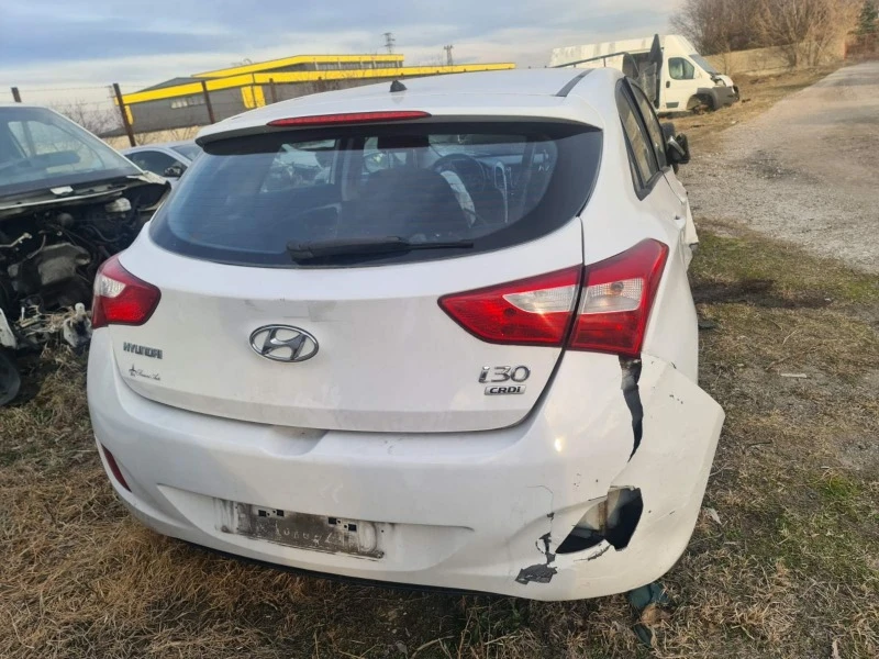 Hyundai I30 1.6 crdi, снимка 4 - Автомобили и джипове - 44193832