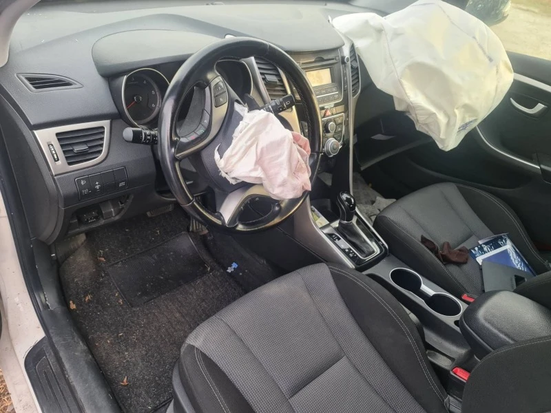 Hyundai I30 1.6 crdi, снимка 5 - Автомобили и джипове - 44193832