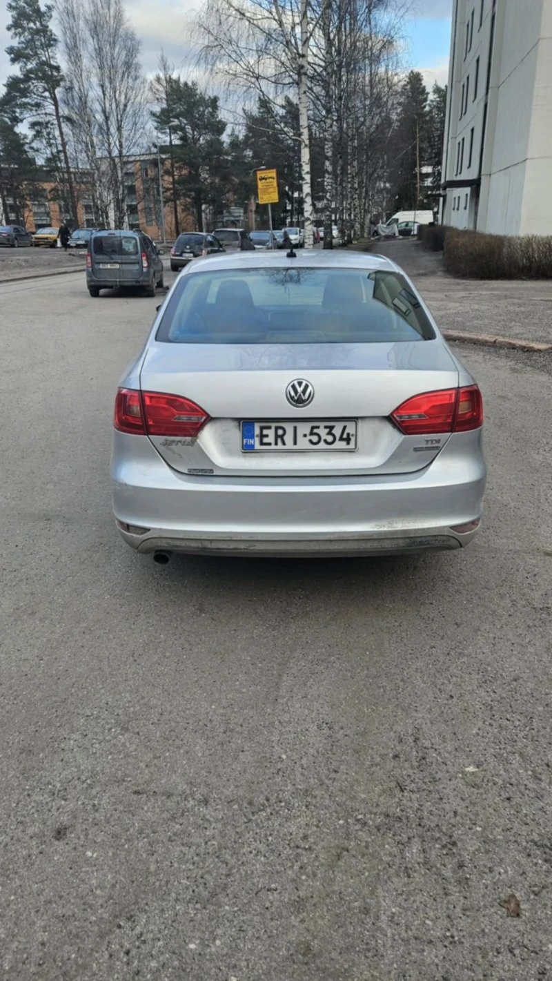 VW Jetta, снимка 2 - Автомобили и джипове - 49552753