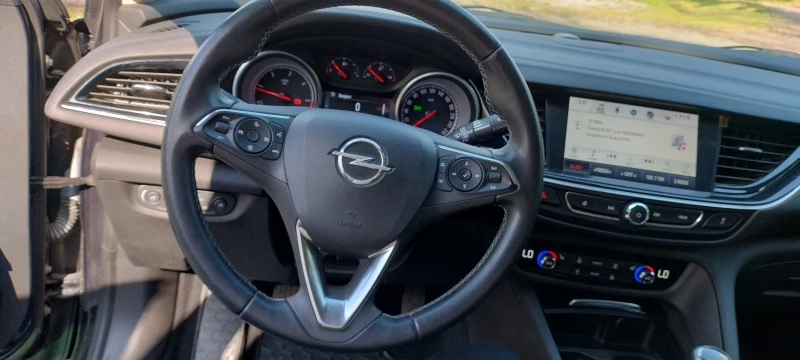 Opel Insignia 1.6 CDTI , снимка 12 - Автомобили и джипове - 50130169
