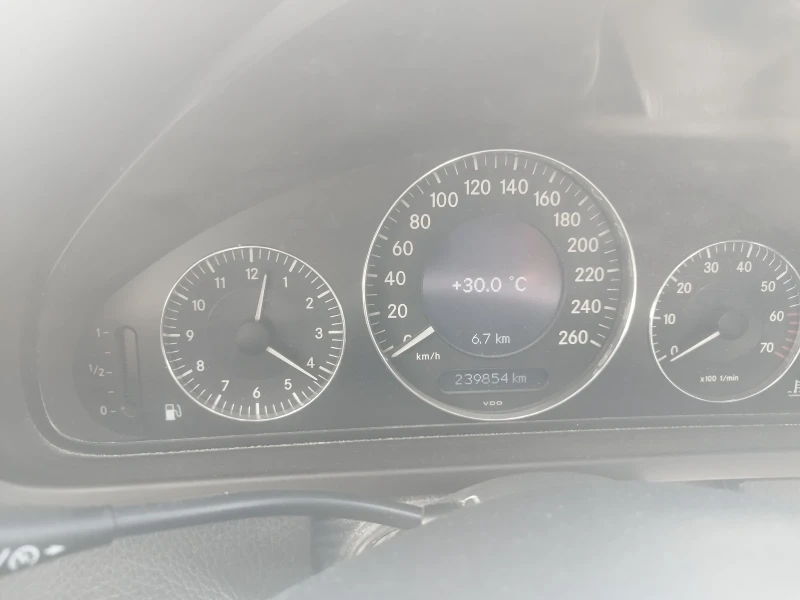 Mercedes-Benz CLK 240, снимка 10 - Автомобили и джипове - 52241943