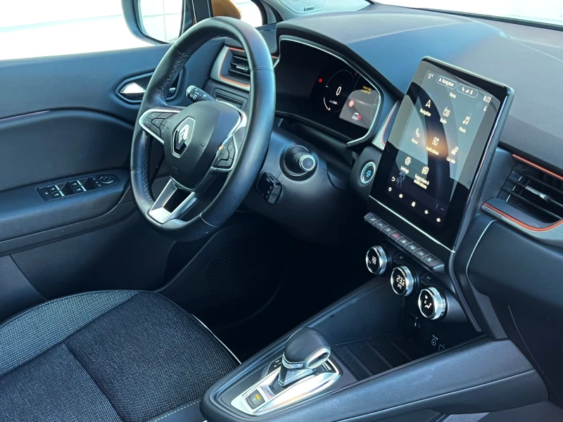 Renault Captur E-Tech Plug-In Hybrid/FULL, снимка 15 - Автомобили и джипове - 52370978