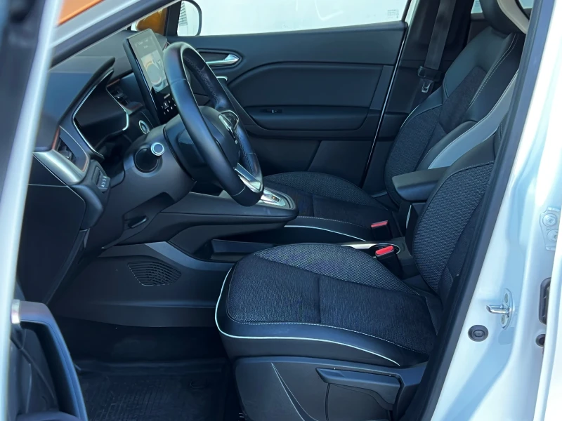 Renault Captur E-Tech Plug-In Hybrid/FULL, снимка 11 - Автомобили и джипове - 52370978