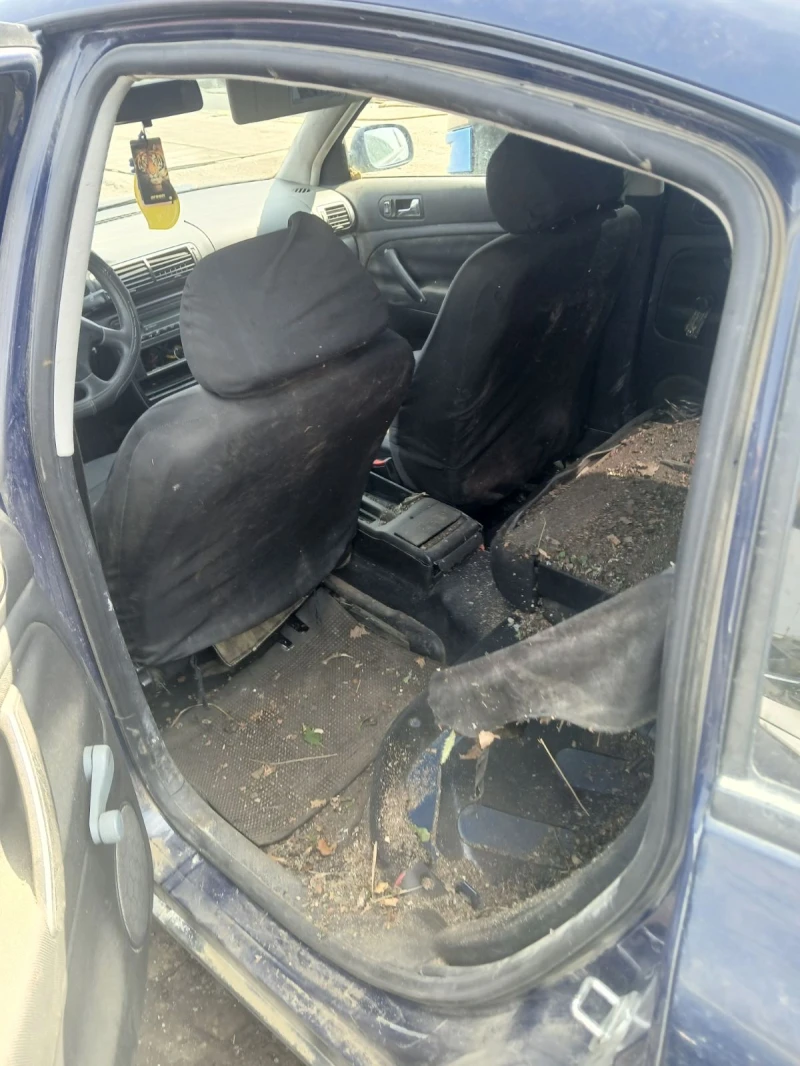 VW Passat, снимка 6 - Автомобили и джипове - 51995740