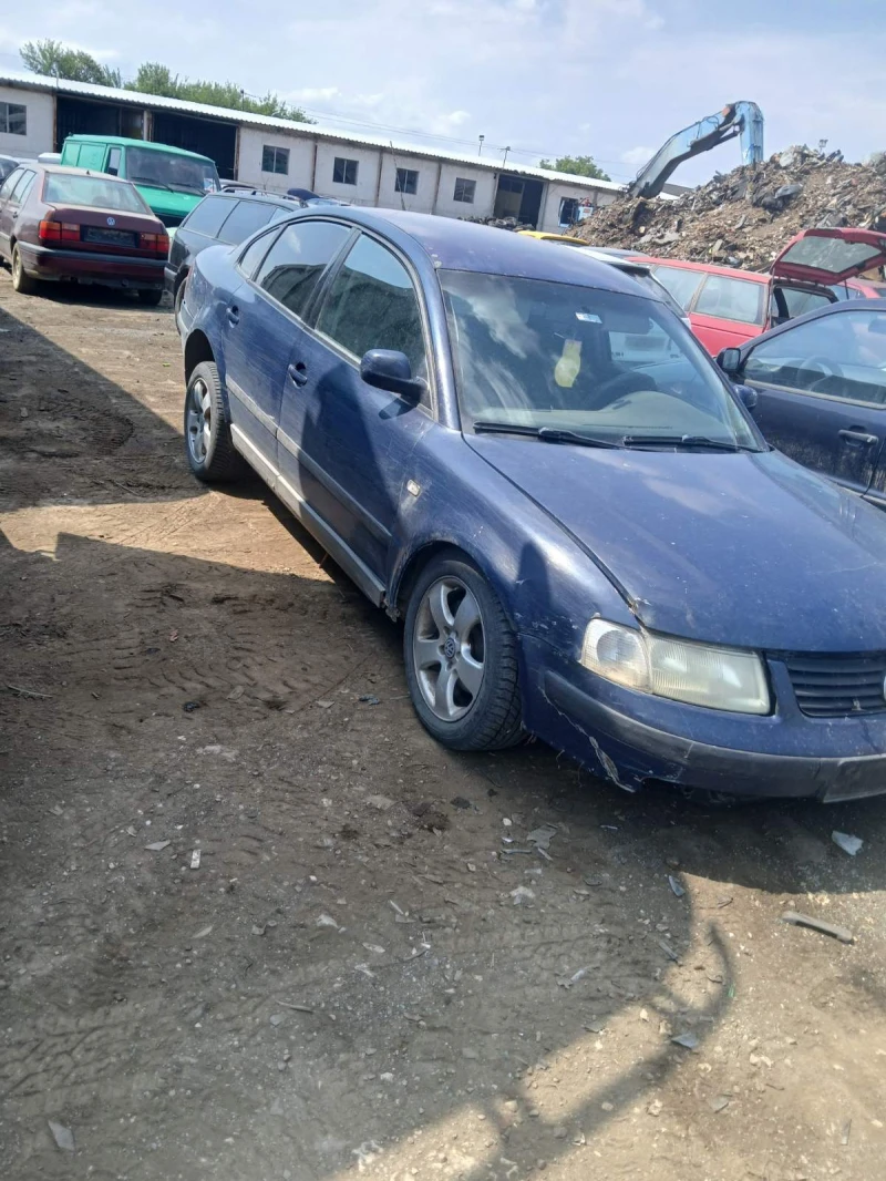 VW Passat, снимка 4 - Автомобили и джипове - 51995740