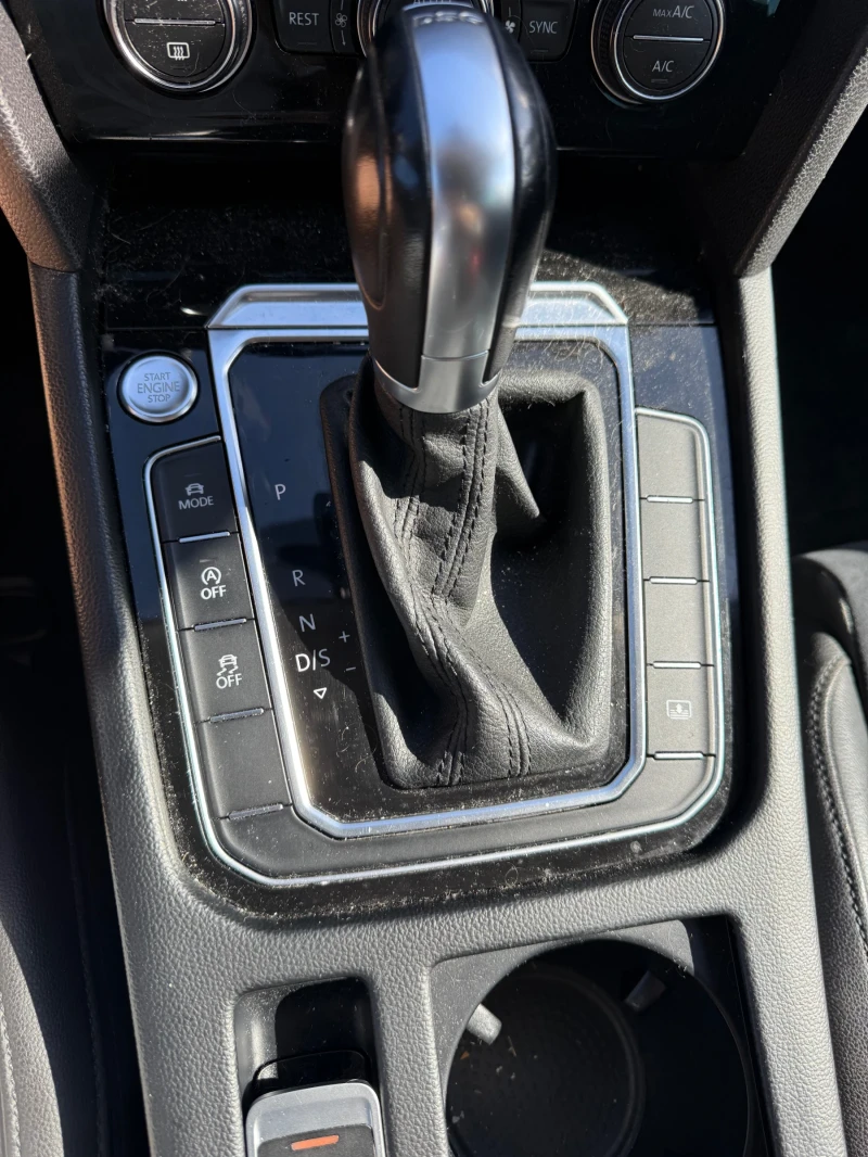 VW Passat, снимка 10 - Автомобили и джипове - 52884339