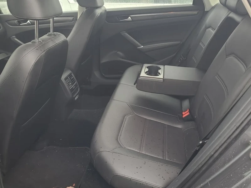 VW Passat * 4D SEDAN FWD HIGHLINE * CARFAX * ЦЕНА ДО БГ, снимка 12 - Автомобили и джипове - 53046991