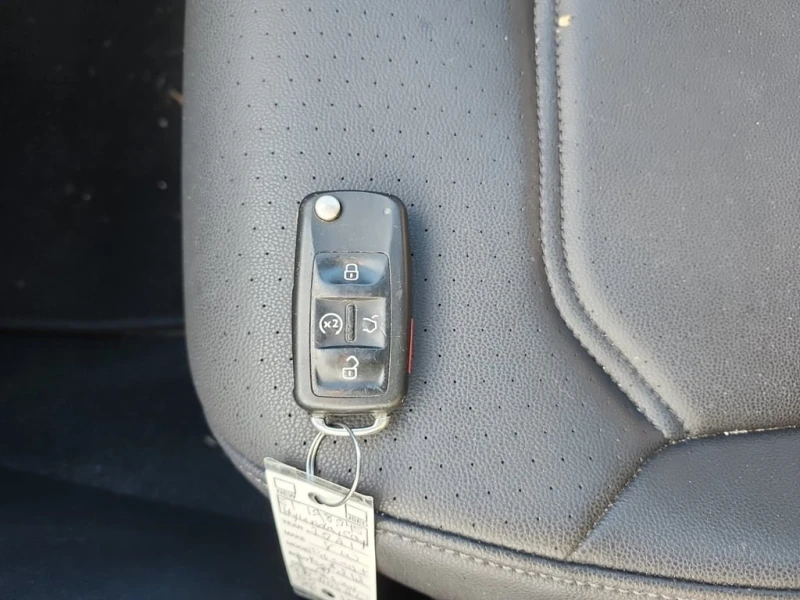 VW Passat * 4D SEDAN FWD HIGHLINE * CARFAX * ЦЕНА ДО БГ, снимка 7 - Автомобили и джипове - 53046991