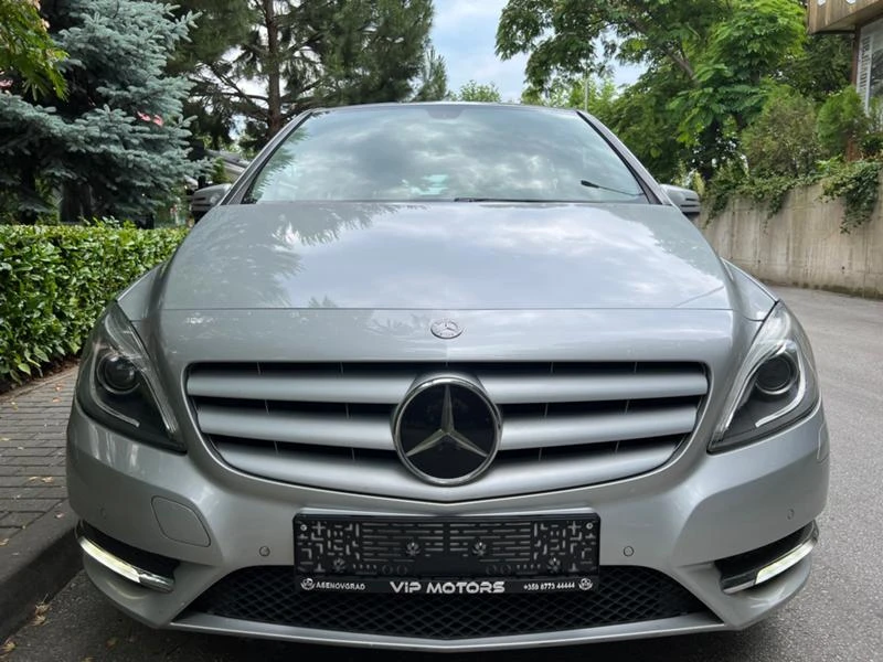 Mercedes-Benz B 180 CDI LED/XENON/NAVI/KOJA/DISTRONIK/UNIKAT, снимка 2 - Автомобили и джипове - 37132378