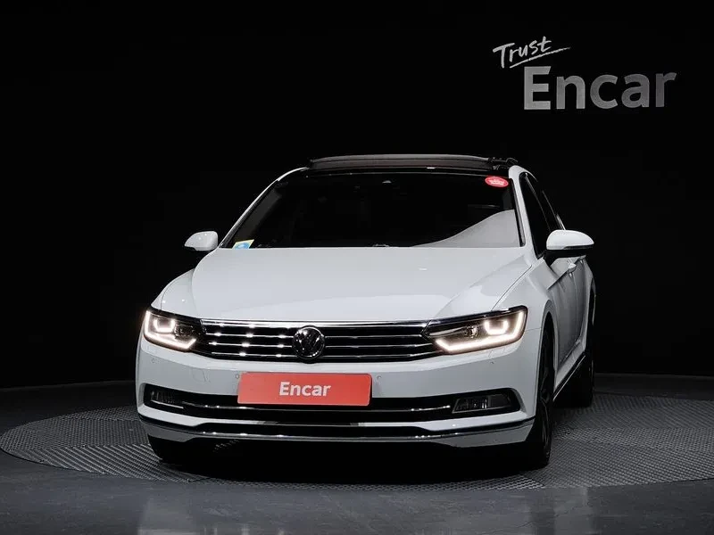 VW Passat 2.0 Tdi Premium - САМО 30% АВАНС, снимка 7 - Автомобили и джипове - 55483473