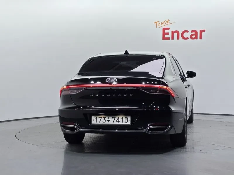 Hyundai Grandeur 2.5 Premium, снимка 4 - Автомобили и джипове - 55643728