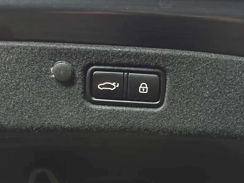 Hyundai Grandeur 2.5 Premium, снимка 17 - Автомобили и джипове - 55643728