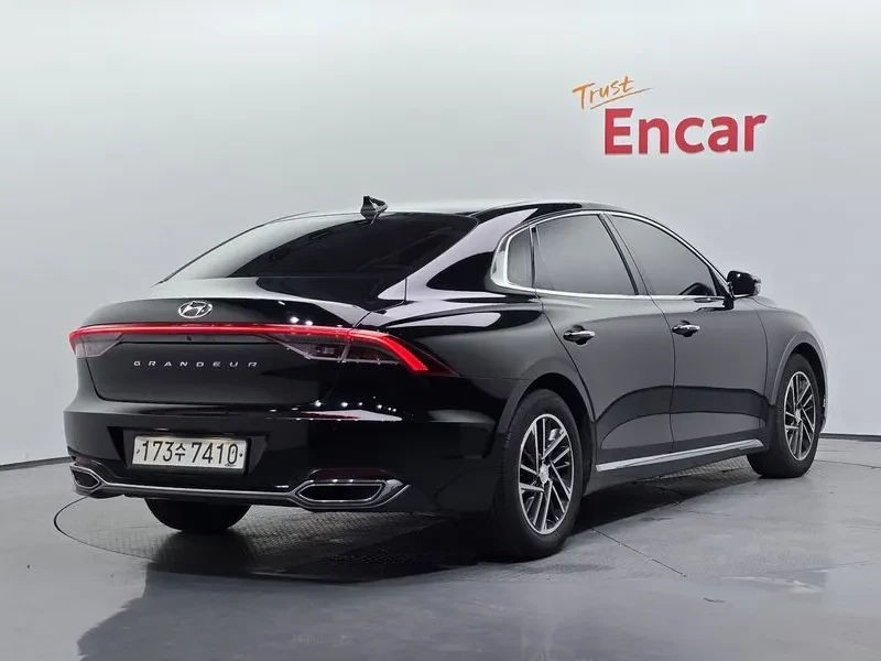 Hyundai Grandeur 2.5 Premium, снимка 2 - Автомобили и джипове - 55643728