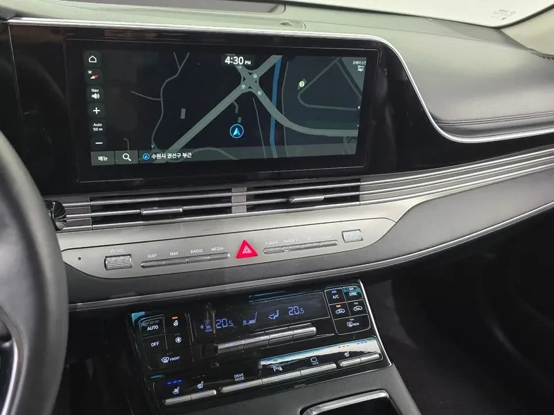 Hyundai Grandeur 2.5 Premium, снимка 12 - Автомобили и джипове - 55643728