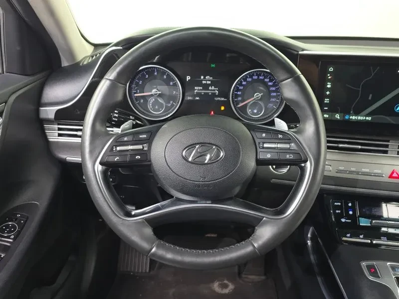 Hyundai Grandeur 2.5 Premium, снимка 13 - Автомобили и джипове - 55643728