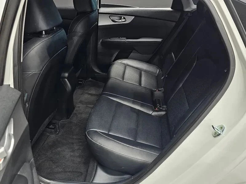 Kia K3, снимка 12 - Автомобили и джипове - 56690451