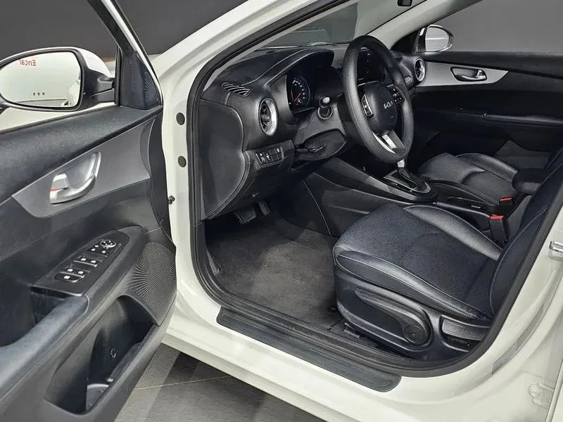 Kia K3, снимка 10 - Автомобили и джипове - 56690451