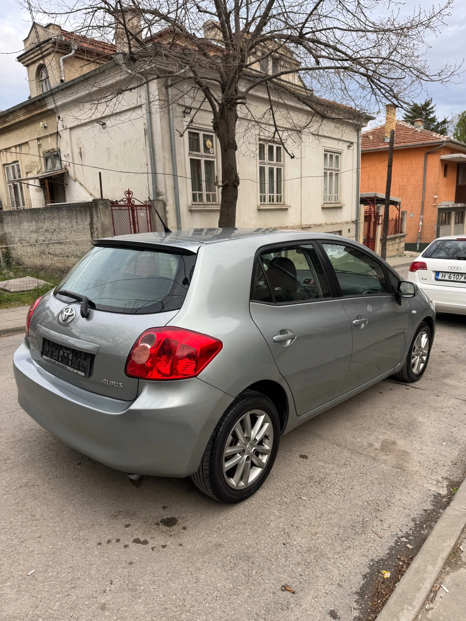 Toyota Auris 1.33 VVTi dual life - изображение 7