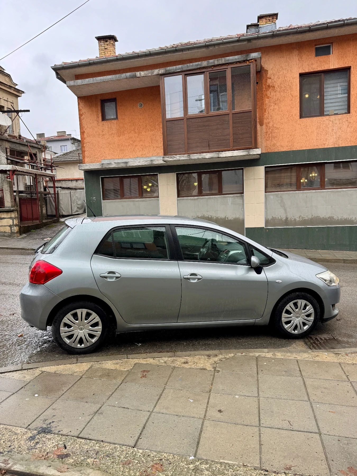 Toyota Auris 1.33 VVTi dual life - изображение 3