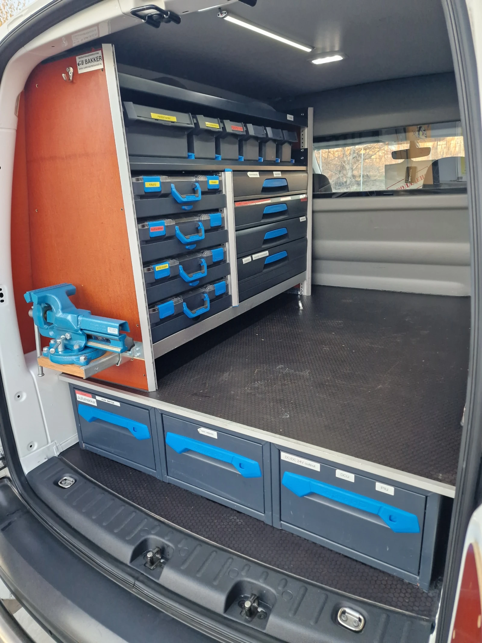 VW Caddy Works | Mobile.bg — изображение 15